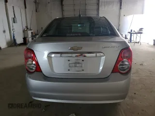 2012 Chevrolet Sonic LT z VIN 1G1JD5SH0C4160507, wystawiony jako Copart lot #49842145 z przebiegiem 134 777 mil mil oraz Czysty tytuł • Clean title. Historia ofert i sprzedaży dostępna na DreamBid. Obrazek 6.