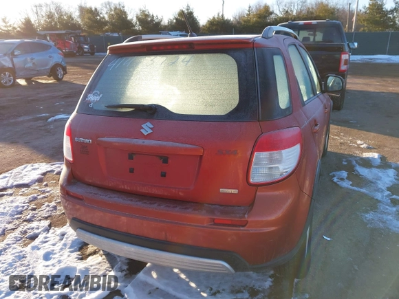 2009 Suzuki SX4 Man Touring Pkg AWD with VIN JS2YB417996202822, listed as a IAAI auction lot 41423724 with 181,531 mi miles. Bid and sale history available at carsss.com. Image 4.