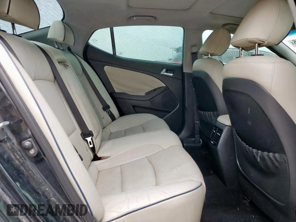 2014 Kia Optima EX z VIN KNAGN4AD0E5068072, wystawiony jako Copart lot #58837555 z przebiegiem 154 948 mil mil oraz Czysty tytuł • Clean title. Historia ofert i sprzedaży dostępna na DreamBid. Obrazek 10.