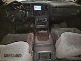 2004 Chevrolet Silverado 1500 with VIN 1GCEK19T24Z307903, listed as a Copart auction lot 49138965 with 165,162 mi miles and Salvage Title. Bid and sale history available at DreamBid. Image 8.
