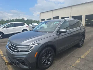 2024 Volkswagen Tiguan SE with VIN 3VV3B7AX6RM103866, listed as a IAAI auction lot 42751181 with 31,978 mi miles and . Bid and sale history available at DreamBid. Image 10.
