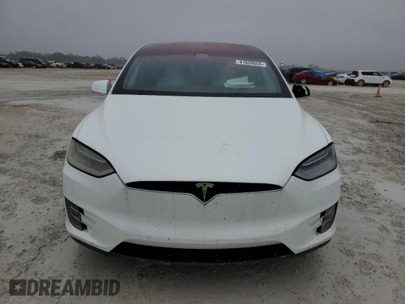 2017 Tesla Model X 90D z VIN 5YJXCBE22HF076134, wystawiony jako Copart lot #41828555 z przebiegiem 214 443 mil mil oraz Szkody całkowita. Historia ofert i sprzedaży dostępna na DreamBid. Obrazek 5.