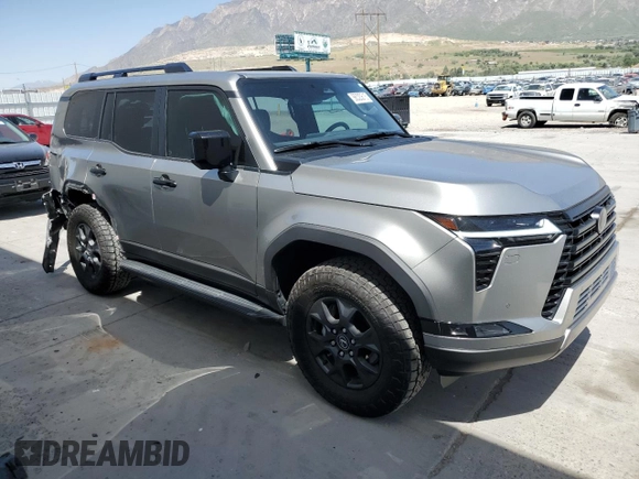 2024 Lexus GX 550 Premium z VIN JTJTBCDX5R5008785, wystawiony jako Copart lot #56320615 z przebiegiem 9 000 mil mil oraz Szkoda całkowita • Salvage title. Historia ofert i sprzedaży dostępna na DreamBid. Obrazek 4.