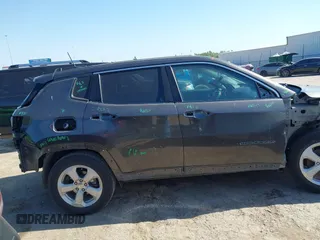 2020 Jeep Compass Latitude z VIN 3C4NJCBB6LT229969, wystawiony jako IAAI lot #42232500 z przebiegiem 86 501 mil mil oraz . Historia ofert i sprzedaży dostępna na DreamBid. Obrazek 14.
