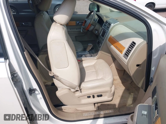 2007 Lincoln MKX with VIN 2LMDU68C87BJ31385, listed as a IAAI auction lot 42051347 with 279,933 mi miles and . Bid and sale history available at DreamBid. Image 5.