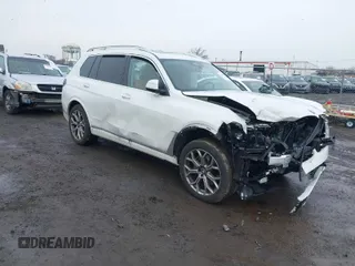 2025 BMW X7 xDrive40i with VIN 5UX23EM05S9X98435, listed as a IAAI auction lot 41476358 with 2,946 mi miles. Bid and sale history available at carsss.com. Image 1.