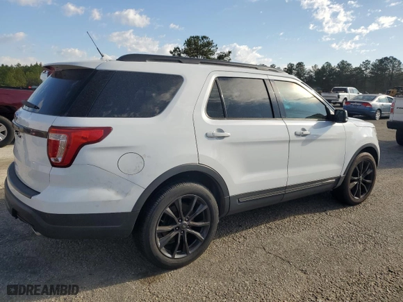 2019 Ford Explorer XLT with VIN 1FM5K7D82KGB51355, listed as a Copart auction lot 54278735 with 210,113 mi miles and Clean Title. Bid and sale history available at carsss.com. Image 3.