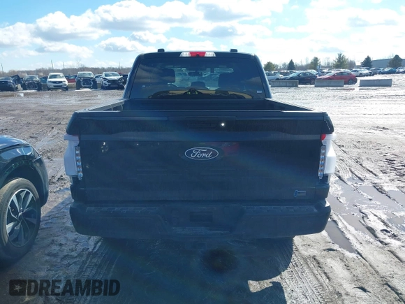 2024 Ford F-150 Lightning XLT z VIN 1FTVW3LK3RWG06339, wystawiony jako IAAI lot #41664763 z przebiegiem 9 891 mil mil oraz . Historia ofert i sprzedaży dostępna na DreamBid. Obrazek 16.