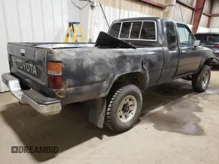 1991 Toyota Pickup с VIN JT4RN13P0M6028973, выставлен на аукционе Copart как лот 57910145 с пробегом 197 629 миль миль и Списание • Salvage title. История ставок и продаж доступна на DreamBid. Изображение 3.