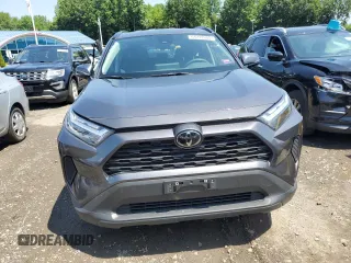 2024 Toyota RAV4 XLE with VIN 2T3P1RFV0RC431189, listed as a Copart auction lot 64742685 with 26,934 mi miles and Clean title. Bid and sale history available at DreamBid. Image 5.