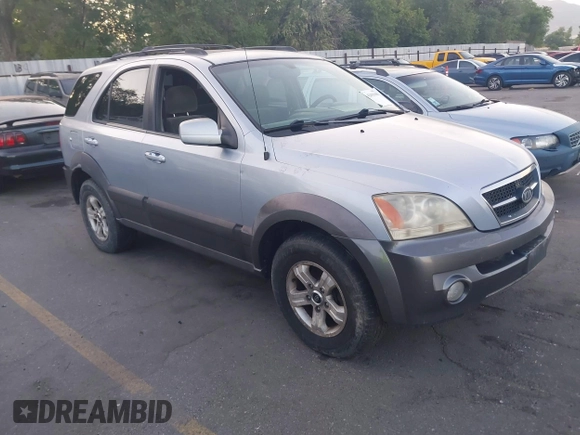 2005 Kia Sorento LX z VIN KNDJC733355366104, wystawiony jako IAAI lot #42493698 z przebiegiem 182 967 mil mil oraz . Historia ofert i sprzedaży dostępna na DreamBid. Obrazek 1.