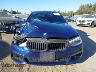 2019 BMW 5 Series M550i xDrive z VIN WBAJB9C54KB288992, wystawiony jako IAAI lot #41302127 z przebiegiem 48 418 mil mil oraz . Historia ofert i sprzedaży dostępna na DreamBid. Obrazek 12.