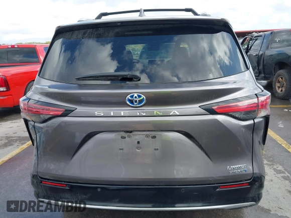 2021 Toyota Sienna Limited with VIN 5TDZRKEC3MS013002, listed as a IAAI auction lot 41068348 with 64,039 mi miles. Bid and sale history available at carsss.com. Image 17.
