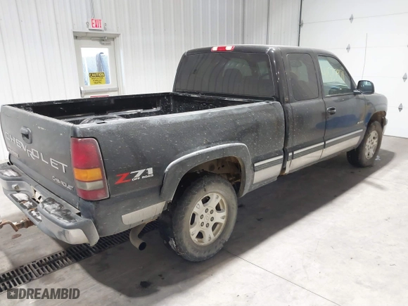 2001 Chevrolet Silverado 1500 LT with VIN 2GCEK19T111382113, listed as a IAAI auction lot 41522971 with 301,448 mi miles. Bid and sale history available at carsss.com. Image 4.