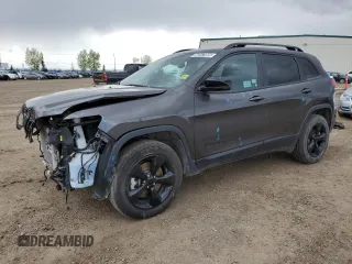 2023 Jeep Cherokee Altitude Lux z VIN 1C4PJMMB8PD103314, wystawiony jako Copart lot #58347995 z przebiegiem 66 317 mil mil oraz Szkoda całkowita • Salvage title. Historia ofert i sprzedaży dostępna na DreamBid. Obrazek 1.