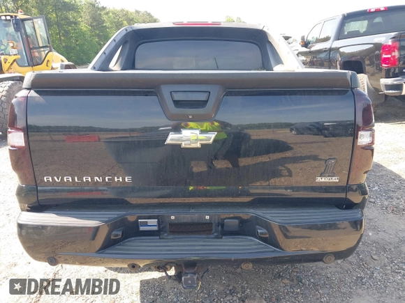 2009 Chevrolet Avalanche LTZ with VIN 3GNFK32029G183386, listed as a IAAI auction lot 42158590 with 307,685 mi miles and . Bid and sale history available at DreamBid. Image 17.