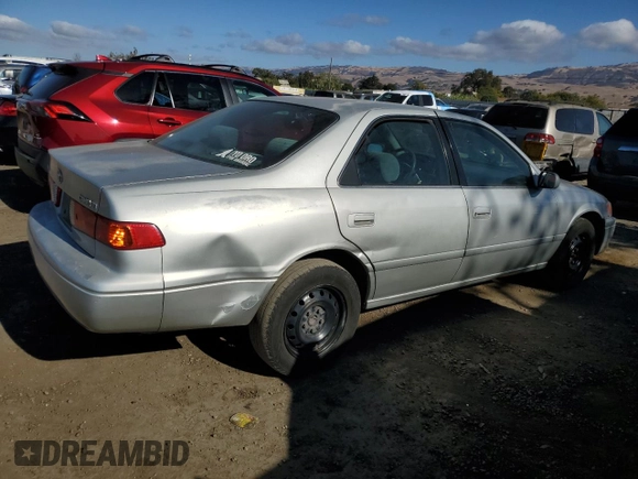 2001 Toyota Camry CE with VIN 4T1BG22K01U059585, listed as a Copart auction lot 89218725 with 253,747 mi miles and Clean Title. Bid and sale history available at carsss.com. Image 3.