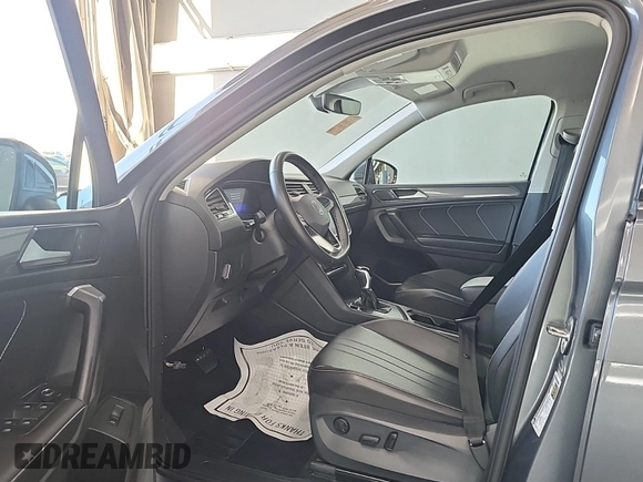 2024 Volkswagen Tiguan SE с VIN 3VV3B7AX0RM107010, выставлен на аукционе IAAI как лот 42889810 с пробегом 22 903 миль миль и . История ставок и продаж доступна на DreamBid. Изображение 13.