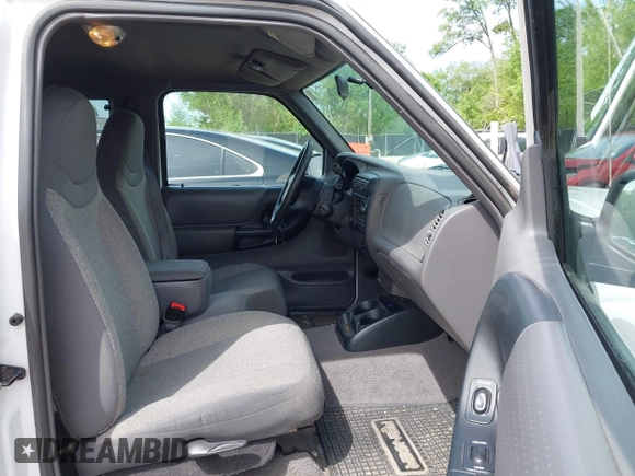 2000 Ford Ranger XL with VIN 1FTYR14V9YPA89591, listed as a IAAI auction lot 42139925 with 63,304 mi miles. Bid and sale history available at carsss.com. Image 5.