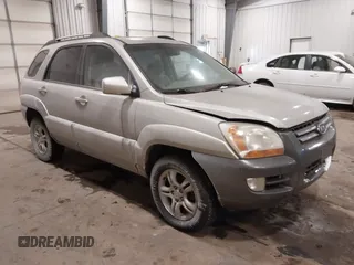 2008 Kia Sportage LX with VIN KNDJE723887521279, listed as a IAAI auction lot 41582877 with 157,328 mi miles. Bid and sale history available at carsss.com. Image 1.