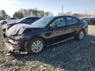 2025 Toyota Camry LE with VIN 4T1DAACK1SU533001, listed as a Copart auction lot 43747945 with 9,236 mi miles and Salvage Title. Bid and sale history available at DreamBid. Image 1.