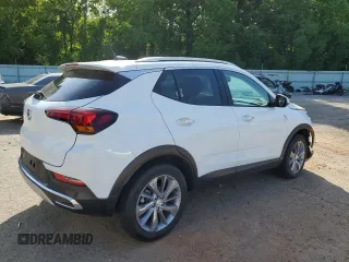 2022 Buick Encore GX Essence z VIN KL4MMFSL0NB109385, wystawiony jako Copart lot #62106325 z przebiegiem 34 727 mil mil oraz Szkoda całkowita • Salvage title. Historia ofert i sprzedaży dostępna na DreamBid. Obrazek 3.