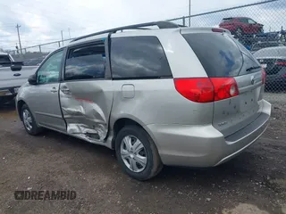 2010 Toyota Sienna CE with VIN 5TDKK4CC1AS339607, listed as a IAAI auction lot 41891135 with 261,666 mi miles. Bid and sale history available at carsss.com. Image 3.