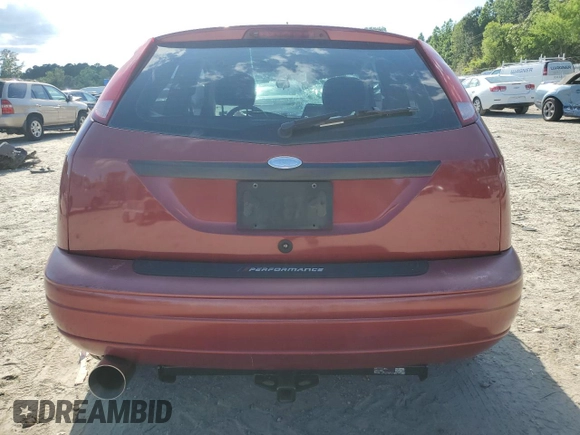 2001 Ford Focus ZX3 z VIN 3FAFP31331R219011, wystawiony jako Copart lot #56032315 z przebiegiem 365 925 mil mil oraz Szkoda całkowita • Salvage title. Historia ofert i sprzedaży dostępna na DreamBid. Obrazek 6.