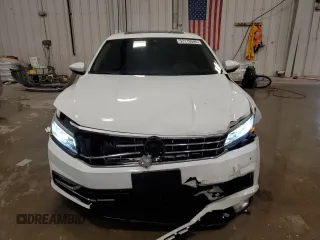 2018 Volkswagen Passat SEL Premium z VIN 1VWCA7A38JC029626, wystawiony jako Copart lot #52119595 z przebiegiem 63 342 mil mil oraz Nie do naprawy • Non repairable. Historia ofert i sprzedaży dostępna na DreamBid. Obrazek 5.