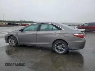 2015 Toyota Camry XLE z VIN 4T1BF1FK4FU985826, wystawiony jako Copart lot #55783835 z przebiegiem 214 790 mil mil oraz Czysty tytuł • Clean title. Historia ofert i sprzedaży dostępna na DreamBid. Obrazek 2.