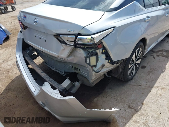 2019 Nissan Altima 2.5 SV with VIN 1N4BL4DV3KN305825, listed as a IAAI auction lot 41697209 with 96,619 mi miles. Bid and sale history available at carsss.com. Image 6.