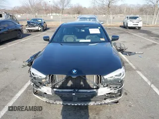 2018 BMW 5 Series 530i xDrive с VIN WBAJA7C55JWA71551, выставлен на аукционе IAAI как лот 41779459 с пробегом 155 424 миль миль и . История ставок и продаж доступна на DreamBid. Изображение 13.