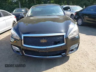 2015 Infiniti Q70 с VIN JN1BY1AR2FM560837, выставлен на аукционе IAAI как лот 42577382 с пробегом 145 507 миль миль и . История ставок и продаж доступна на DreamBid. Изображение 12.