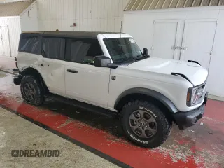 2023 Ford Bronco z VIN 1FMDE5BH2PLB20499, wystawiony jako Copart lot #62211165 z przebiegiem 28 372 mil mil oraz Szkoda całkowita • Salvage title. Historia ofert i sprzedaży dostępna na DreamBid. Obrazek 4.