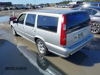 2000 Volvo V70 with VIN YV1LW61J1Y2706507, listed as a IAAI auction lot 41687213 with 241,470 mi miles. Bid and sale history available at carsss.com. Image 3.