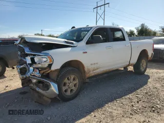 2022 Ram 2500 Big Horn z VIN 3C6UR5DJ7NG273230, wystawiony jako Copart lot #79620624 z przebiegiem 92 171 mil mil oraz Szkoda całkowita • Salvage title. Historia ofert i sprzedaży dostępna na DreamBid. Obrazek 1.