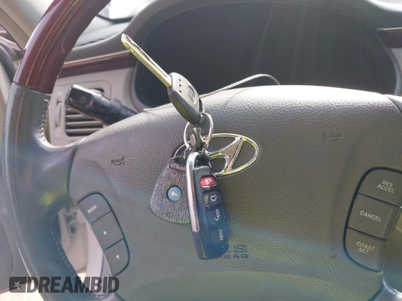 2007 Hyundai Azera SE with VIN KMHFC46F07A139369, listed as a IAAI auction lot 41999327 with 145,827 mi miles and . Bid and sale history available at DreamBid. Image 11.