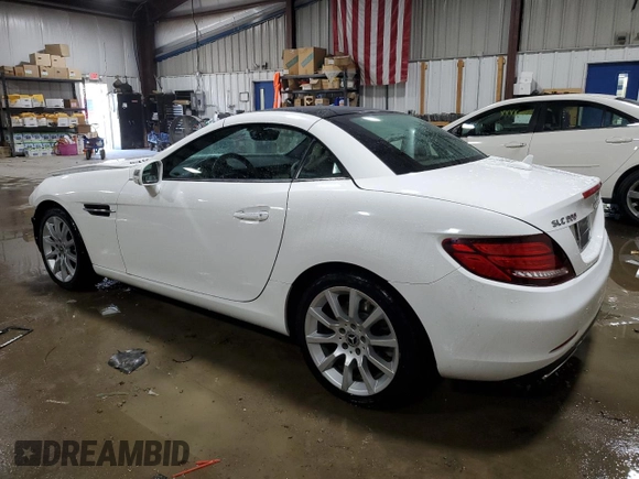 2017 Mercedes-Benz SLC 300 z VIN WDDPK3JA4HF141251, wystawiony jako Copart lot #71945714 z przebiegiem 47 165 mil mil oraz Szkoda całkowita • Salvage title. Historia ofert i sprzedaży dostępna na DreamBid. Obrazek 2.
