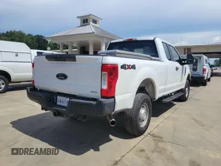 2017 Ford F-250 XLT z VIN 1FT7X2B67HEB86464, wystawiony jako IAAI lot #42796067 z przebiegiem 198 948 mil mil oraz . Historia ofert i sprzedaży dostępna na DreamBid. Obrazek 2.