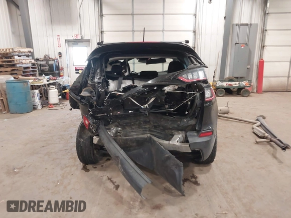 2019 Jeep Cherokee Latitude with VIN 1C4PJLCB7KD175755, listed as a IAAI auction lot 40954585 with 88,583 mi miles. Bid and sale history available at carsss.com. Image 17.