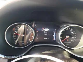 2018 Jeep Compass Latitude with VIN 3C4NJCBB3JT186382, listed as a Copart auction lot 53092885 with 121,601 mi miles and Salvage Title. Bid and sale history available at carsss.com. Image 9.