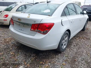 2015 Chevrolet Cruze LT with VIN 1G1PC5SB4F7139171, listed as a IAAI auction lot 42138107 with 185,400 mi miles. Bid and sale history available at carsss.com. Image 4.