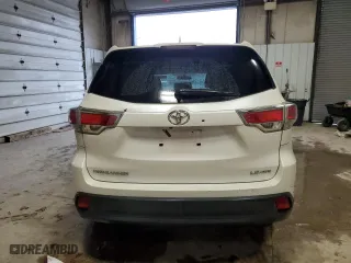 2015 Toyota Highlander LE with VIN 5TDBKRFH8FS198921, listed as a Copart auction lot 50288535 with 95,639 mi miles and Salvage Title. Bid and sale history available at carsss.com. Image 6.