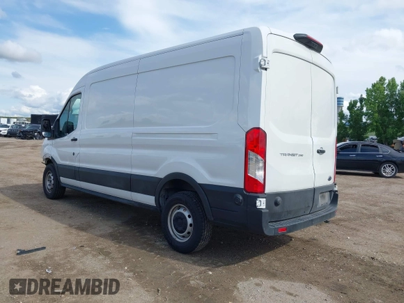 2024 Ford Transit Cargo z VIN 1FTBR1C84RKA32473, wystawiony jako IAAI lot #42438142 z przebiegiem 40 817 mil mil oraz . Historia ofert i sprzedaży dostępna na DreamBid. Obrazek 3.