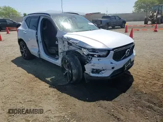 2021 Volvo XC40 R-Design z VIN YV4AC2HM4M2481361, wystawiony jako Copart lot #60087734 z przebiegiem 28 807 mil mil oraz Szkoda całkowita • Salvage title. Historia ofert i sprzedaży dostępna na DreamBid. Obrazek 11.