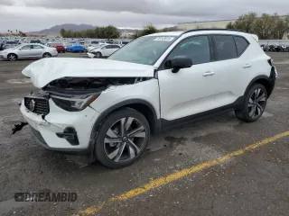 2024 Volvo XC40 Plus Dark Theme с VIN YV4L12UL0R2272976, выставлен на аукционе Copart как лот 49143615 с пробегом Не указан миль и Списание • Salvage title. История ставок и продаж доступна на DreamBid. Изображение 1.