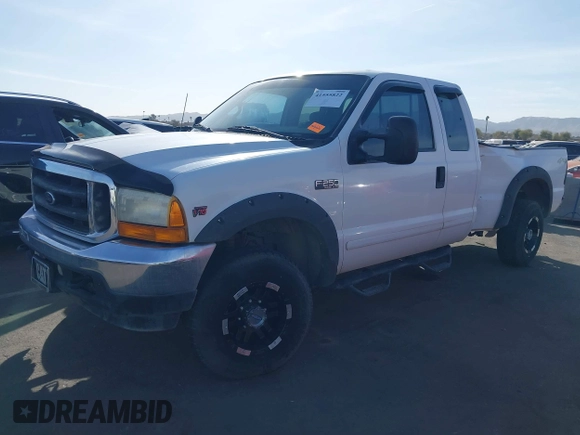 2001 Ford Super Duty F-250 XL with VIN 1FTNX21S61EB04767, listed as a IAAI auction lot 41555822 with 227,951 mi miles. Bid and sale history available at carsss.com. Image 18.