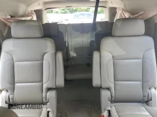 2019 GMC Yukon XL SLT z VIN 1GKS1GKC0KR325305, wystawiony jako Copart lot #56219325 z przebiegiem 136 295 mil mil oraz Szkoda całkowita • Salvage title. Historia ofert i sprzedaży dostępna na DreamBid. Obrazek 10.