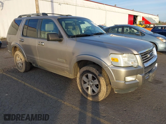 2008 Ford Explorer XLT z VIN 1FMEU63E28UA84438, wystawiony jako IAAI lot #41369828 z przebiegiem 172 585 mil mil oraz . Historia ofert i sprzedaży dostępna na DreamBid. Obrazek 1.