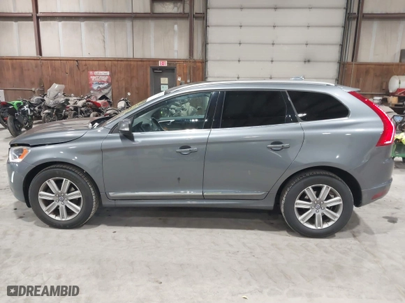 2017 Volvo XC60 Inscription with VIN YV440MRU1H2017062, listed as a IAAI auction lot 41723799 with 110,954 mi miles. Bid and sale history available at carsss.com. Image 14.
